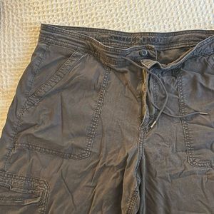 Women’s American Eagle cargo pants